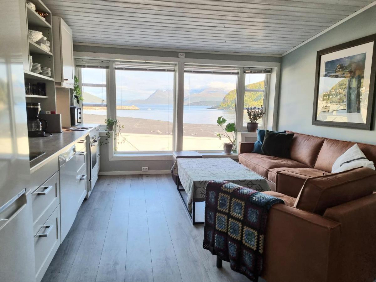 Loftsleilighet Midt I Sentrum Skjervoy Eksteriør billede